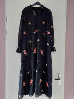 Zwarte jurk met bloemen - Shein Curve - maat XL/42-44, Zwart, Maat 42/44 (L), Ophalen of Verzenden, Zo goed als nieuw