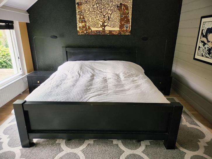 Bed met matrassen en kastjes – gratis op te halen, Huis en Inrichting, Slaapkamer | Bedden, Gebruikt, Tweepersoons, Overige maten