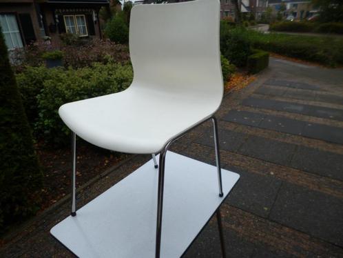 Keukenstoel., Huis en Inrichting, Stoelen, Gebruikt, Eén, Kunststof, Metaal, Wit, Ophalen