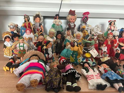 57 Buitenlandse klederdracht poppetjes, Verzamelen, Poppen, Pop, Ophalen