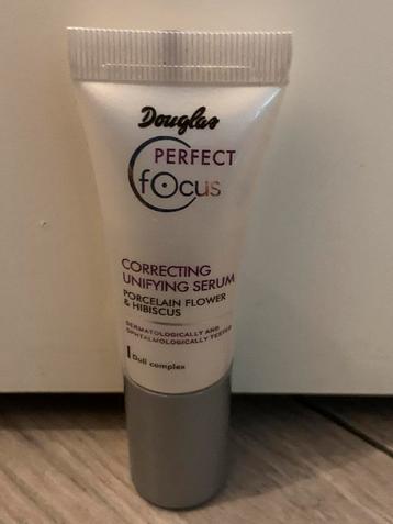 Douglas Correcting unifying serum  7,5 ml beschikbaar voor biedingen