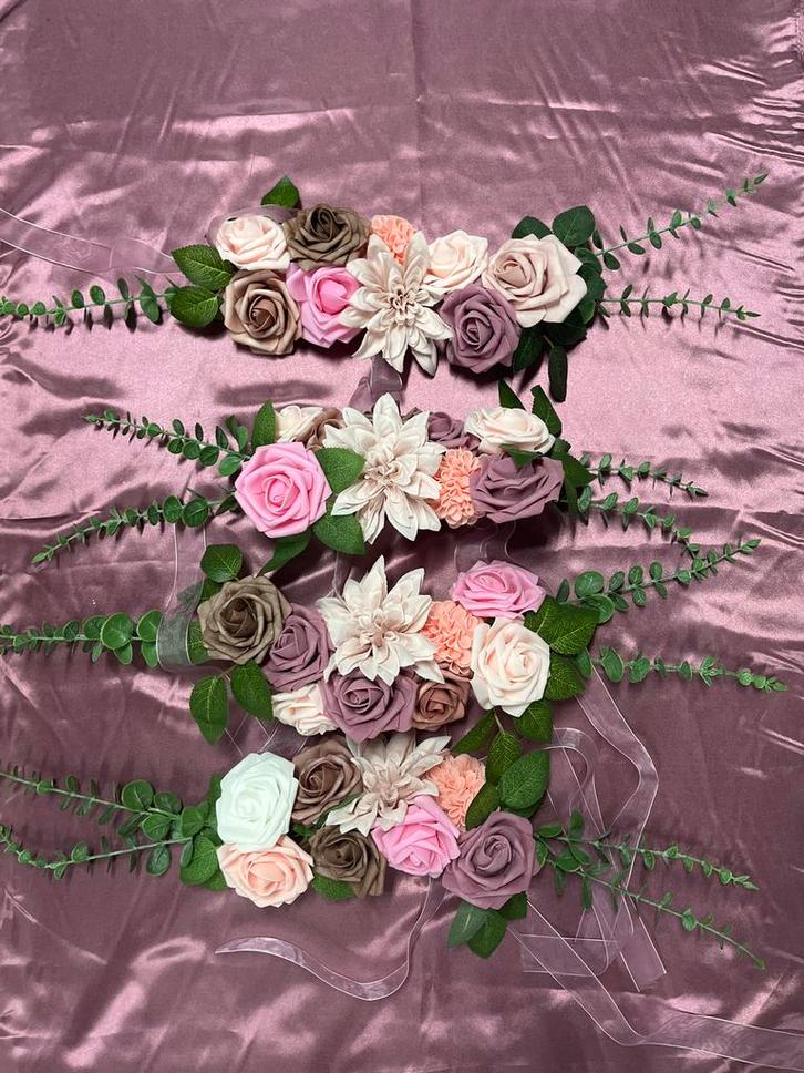 4 Bloemstukken met Lint - Kunstbloemen, Hobby en Vrije tijd, Feestartikelen, Nieuw, Versiering, Geboorte of Huwelijk, Ophalen of Verzenden