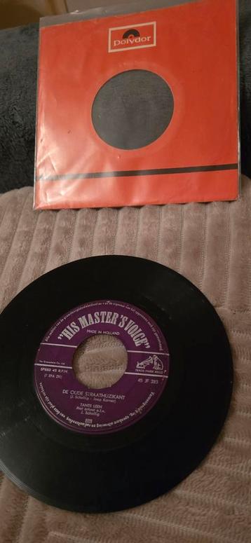 Tante Leen - Single aan de Amsterdamse grachten.  beschikbaar voor biedingen