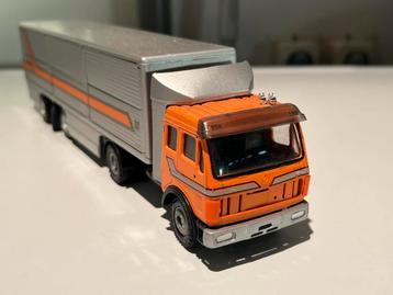 Corad mercedes trruck met oplegger gebruikt  1:50 beschikbaar voor biedingen