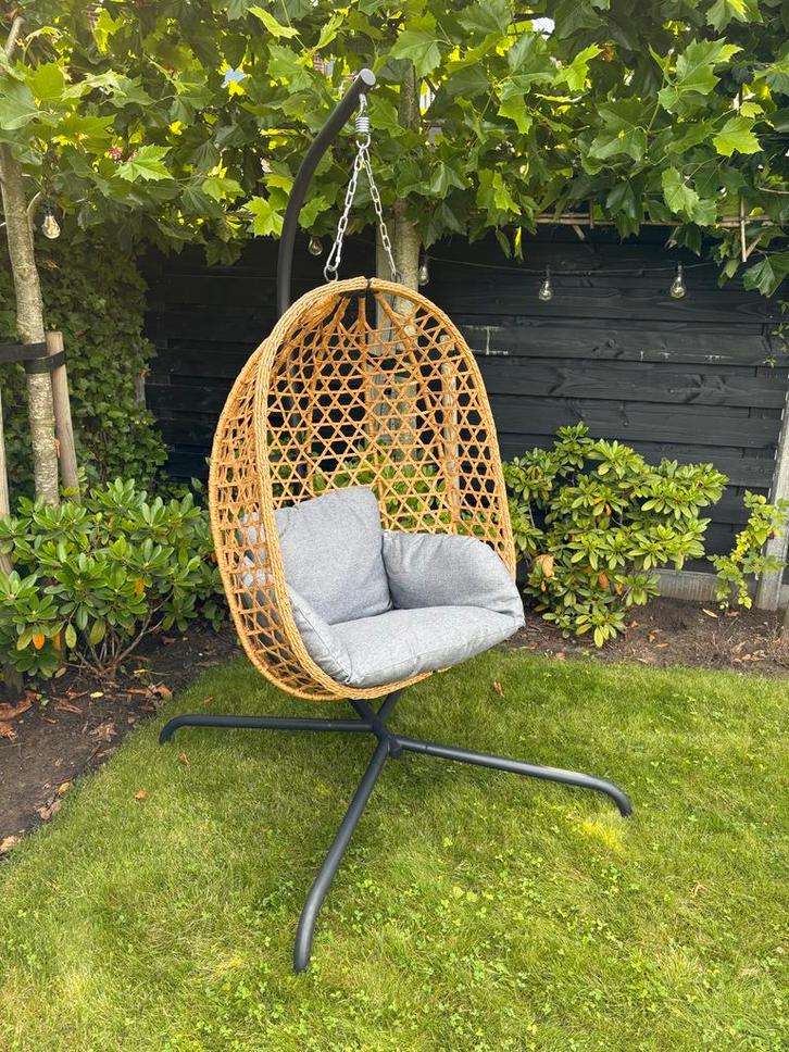 Rotan Egg Chair - gebruikt, Tuin en Terras, Tuinstoelen, Zo goed als nieuw, Metaal, Inklapbaar, Ophalen