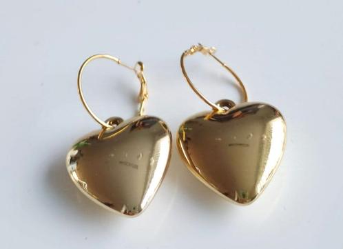 Goudkleurige oorbellen met hartjes, Sieraden, Tassen en Uiterlijk, Oorbellen, Nieuw, Overige materialen, Goud, Ophalen of Verzenden
