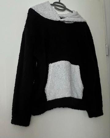 Zwarte Fleece Hoodie met Witte Accenten maat S beschikbaar voor biedingen