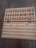 Houten letterdoos, Hobby en Vrije tijd, Stempelen, Ophalen of Verzenden, Zo goed als nieuw, Houten stempel