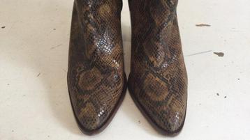 Maruti enkellaarzen maat 38, zeer nette staat wpr €140 beschikbaar voor biedingen