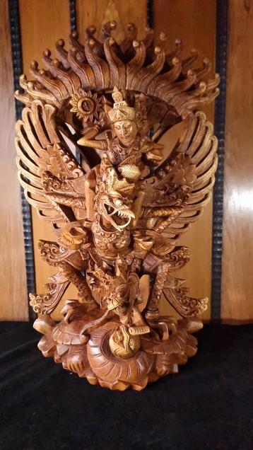 Houtsnijwerk beeld van Garuda en Vishnu Bali Indonesië  beschikbaar voor biedingen