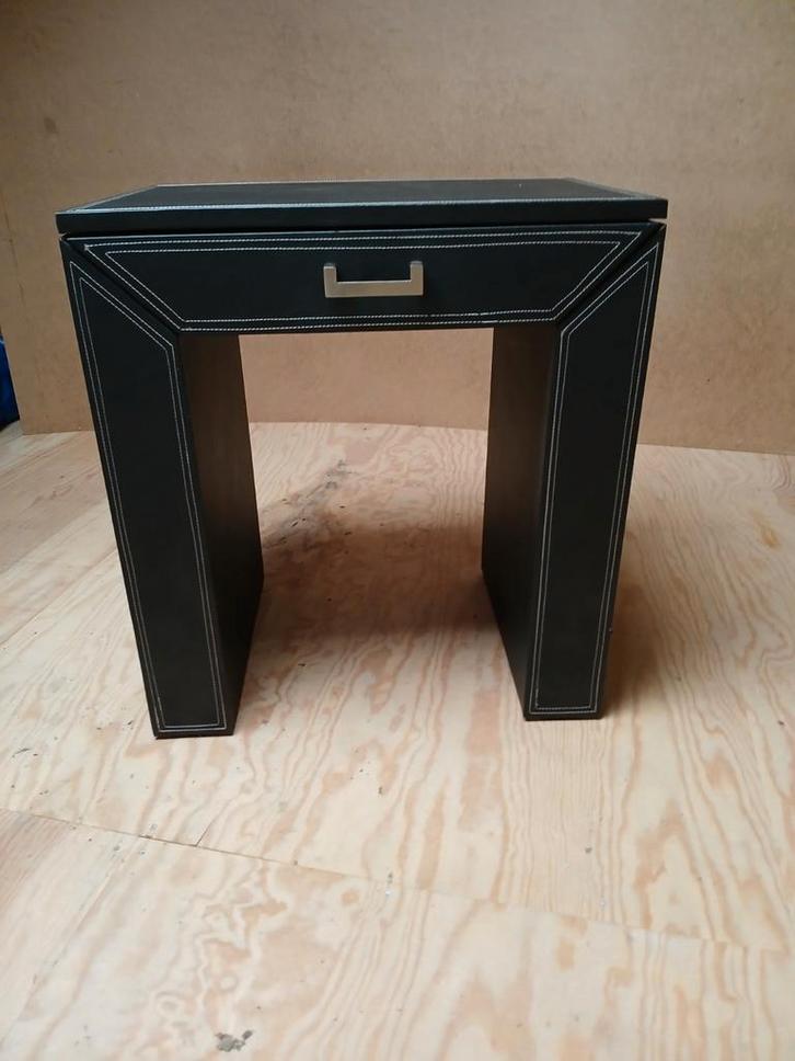 Zwart kunst lederlook halkastje., Huis en Inrichting, Kasten | Wandmeubels, Zo goed als nieuw, Minder dan 100 cm, Minder dan 150 cm