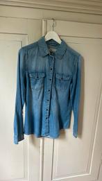 Spijkerblouse in zeer goede staat, Kleding | Dames, Blouses en Tunieken, Ophalen, Zo goed als nieuw, Maat 38/40 (M), Blauw