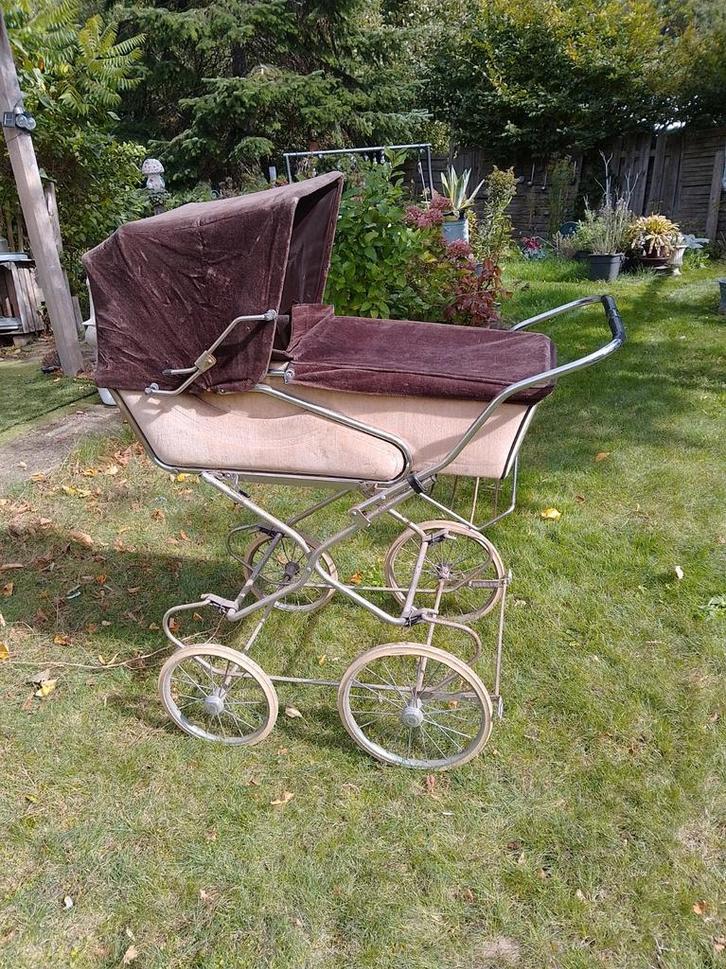 wandelwagen kinderwagen reiswieg 45 jaar oud, Kinderen en Baby's, Kinderwagens en Combinaties, Gebruikt, Overige merken, Met reiswieg