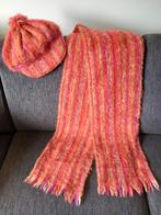 Pet en sjaal, Donegal design Ierland, jaren '70. 100% wol., Kleding | Dames, Ophalen of Verzenden, Zo goed als nieuw, Maat 38/40 (M)