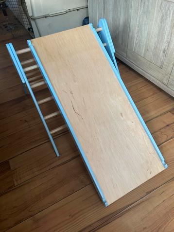 Klimrek/glijbaan (in te klappen) voor binnen beschikbaar voor biedingen