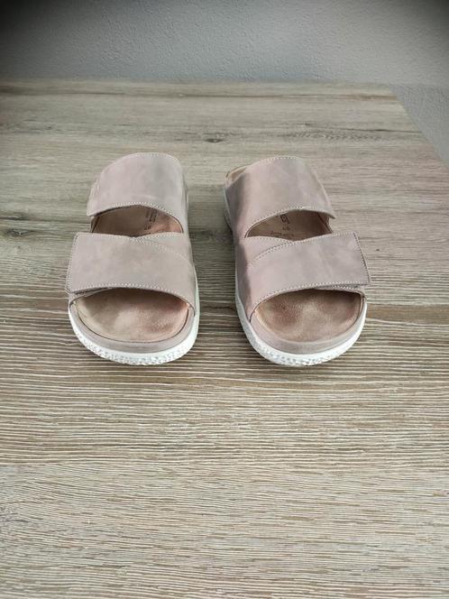 Slippers, beige, uitneembaar voetbed, maat 40 zgan, Kleding | Dames, Schoenen, Zo goed als nieuw, Slippers, Beige, Ophalen of Verzenden