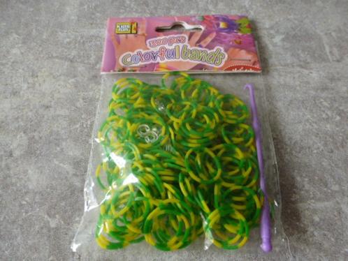 NIEUW 200 groen met geel loom bandjes 5 zakjes voor 10,00, Kinderen en Baby's, Speelgoed | Educatief en Creatief, Nieuw, Knutselen