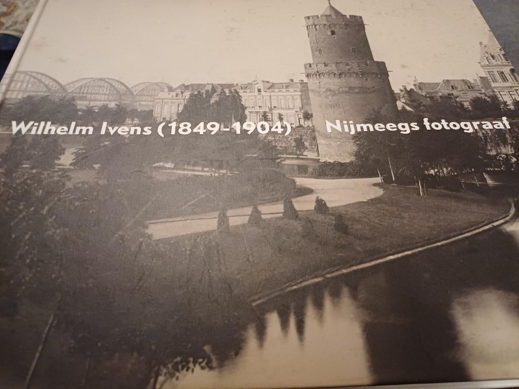 Wilhelm ivens  fotograaf uit nijmegen, Ophalen of Verzenden, Zo goed als nieuw, Fotografen