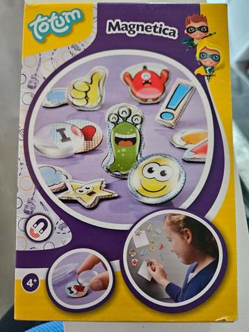 Decembermaand cadeautje - Magneetjes maken beschikbaar voor biedingen