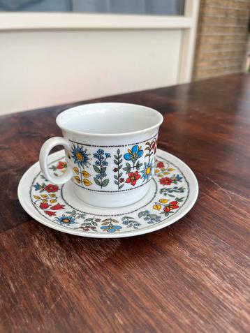 Vintage Kop en Schotel - Bloemenmotief beschikbaar voor biedingen