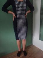 Elegante Jurk met Houndstooth Print - Maat S, Blauw, Ophalen of Verzenden, Zo goed als nieuw, Knielengte