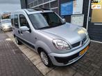 Renault Kangoo 1.6-16V Privilège Invalide auto - rolstoelbu, Auto's, Stof, 4 stoelen, 49 €/maand, Origineel Nederlands