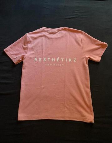 Daily Aesthetikz t-shirt beschikbaar voor biedingen