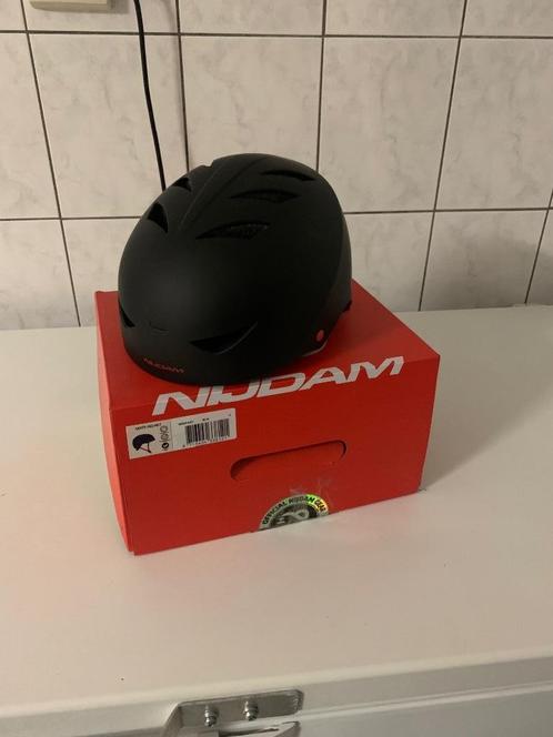 Skate helm Nijdam, Fietsen en Brommers, Fietsaccessoires | Fietshelmen, Nieuw, Jongen of Meisje, S, Ophalen of Verzenden