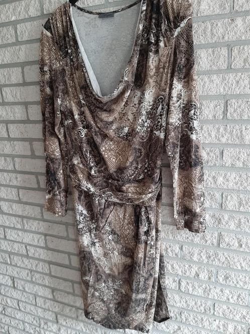 Mooi knielengte jurk van MOGLIE. Maat XXL valt kleiner uit., Kleding | Dames, Jurken, Zo goed als nieuw, Maat 46/48 (XL) of groter