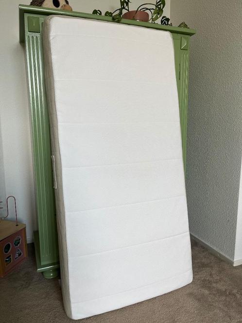 IKEA drommande ledikant matras, Kinderen en Baby's, Babywiegjes en Ledikanten, Zo goed als nieuw, Ledikant, Ophalen