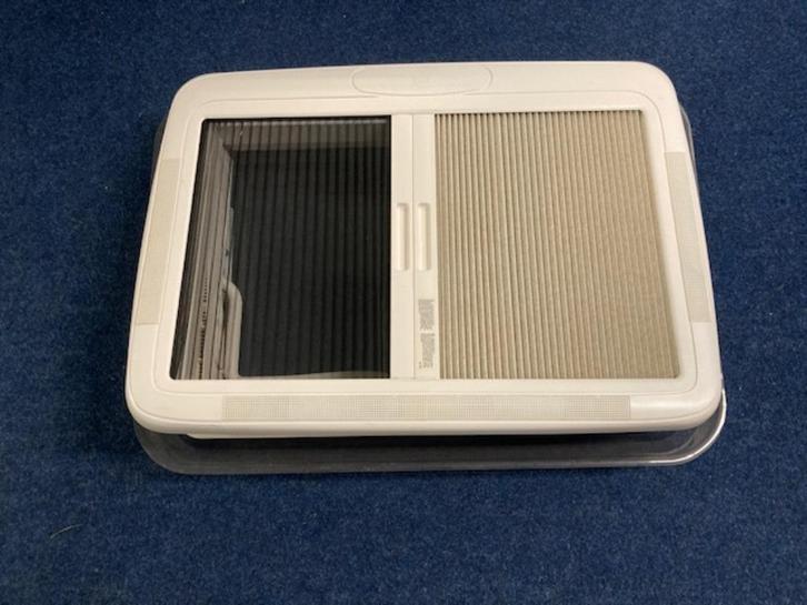 Diverse dakluiken, Domatic en Fiamma. 50*70/ 40*40/ 28*28, Caravans en Kamperen, Camper-accessoires, Gebruikt, Ophalen