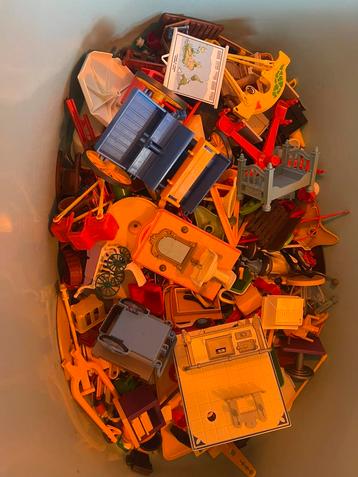 Divers playmobil beschikbaar voor biedingen