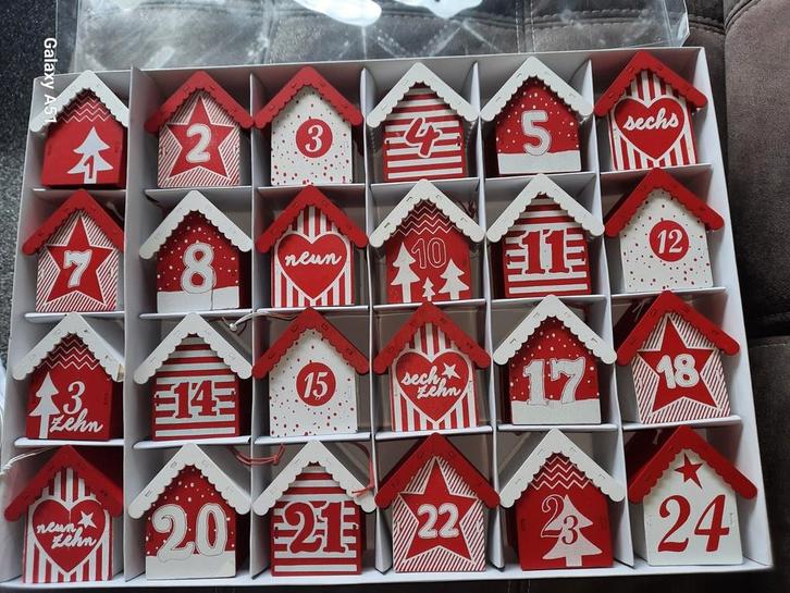 ADVENTSKALENDER 24 HOUTEN HUISJES NIEUW  20 euro!, Diversen, Kerst, Ophalen of Verzenden