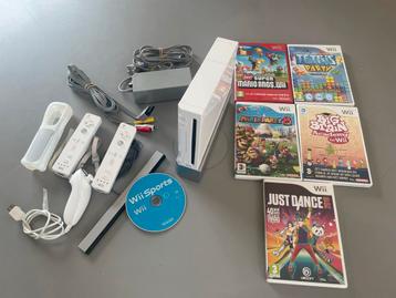 Nintendo Wii + 6 Games & Controllers - Complete Set beschikbaar voor biedingen