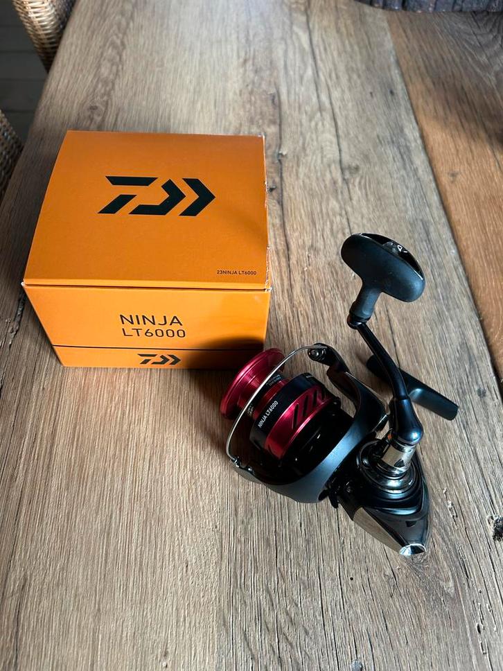 Nieuwe Daiwa NINJA LT 6000 / in doos, nooit gebruikt!, Watersport en Boten, Hengelsport | Algemeen, Nieuw, Molen, Ophalen of Verzenden