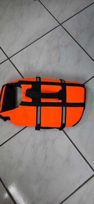 Zwemvest maat S voor kleine hond  beschikbaar voor biedingen