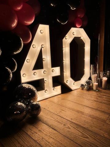 XXL LED licht cijfers 40 te huur | feest | decoratie beschikbaar voor biedingen