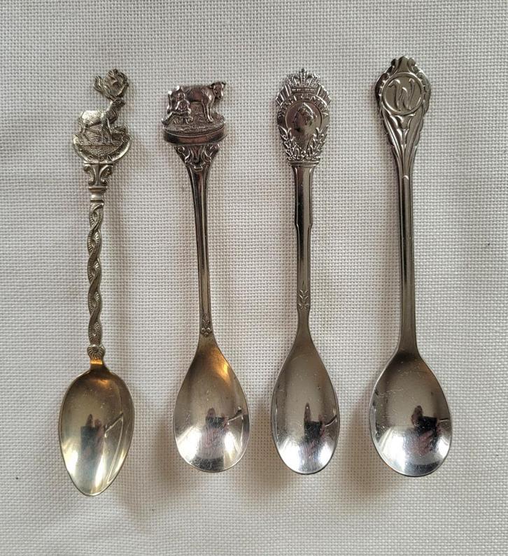 Lepeltjes Hert Spa & Wilhelmina 1898-1938, Verzamelen, Porselein, Kristal en Bestek, Zo goed als nieuw, Bestek, Metaal, Ophalen of Verzenden