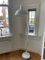 Witte vloerlamp met verstelbare arm - Eyecatcher!, Huis en Inrichting, Lampen | Vloerlampen, Ophalen, Zo goed als nieuw, Metaal