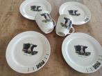 4 Ontbijt borden en 2 bekers, Antiek en Kunst, Ophalen