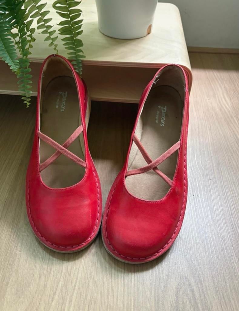 Italianse Ballerinas, Ophalen of Verzenden, Zo goed als nieuw, Rood