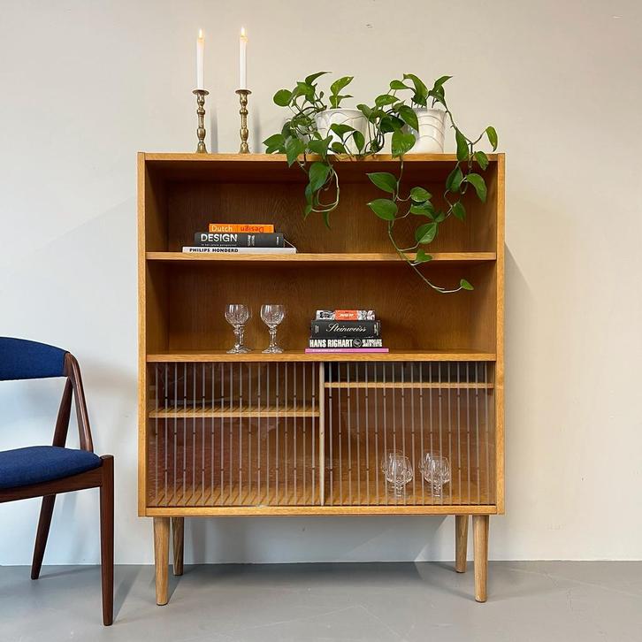 Vintage boekenkast met glas, Deens, eiken, Huis en Inrichting, Kasten | Boekenkasten, Gebruikt, 50 tot 100 cm, 150 tot 200 cm