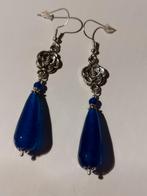 Oorbellen met blauwe pegels, Blauw, Zwanensingel 239, Zo goed als nieuw, Opallove