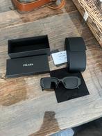 Prada zonnebril dames nieuw, Sieraden, Tassen en Uiterlijk, Zonnebrillen en Brillen | Dames, Zonnebril, Prada, Zwart, Ophalen of Verzenden