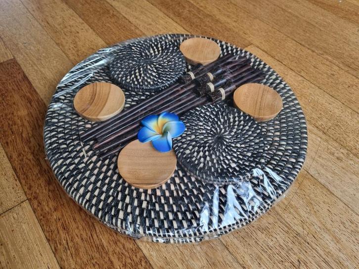 Set placemats,onderzetters, eetstokjes en schoteltjes,NIEUW, Huis en Inrichting, Keuken | Textiel, Nieuw, Placemat, Bruin, Ophalen