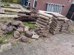 Gratis grindtegels en grote keien. Minimaal 40m2, Tuin en Terras, Tegels en Klinkers, Ophalen, Gebruikt, 10 m² of meer, Beton