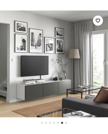 Tv meubel van ikea besta wit met deuren in rookglas