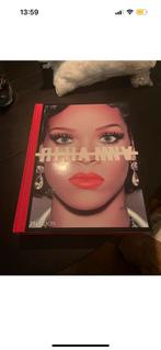 Rihanna groot tafelboek, Eén persoon