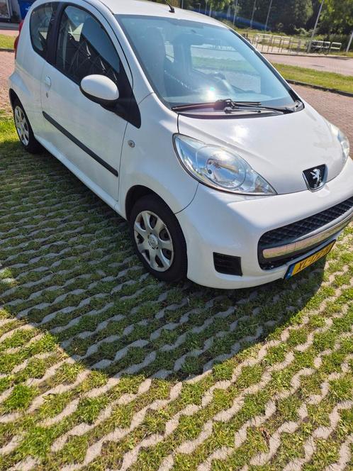Peugeot 107 1.0 12V 3DR 2009 Wit, Auto's, Peugeot, Particulier, Benzine, A, Hatchback, Handgeschakeld, Geïmporteerd, Wit, Voorwielaandrijving