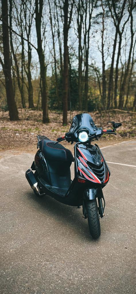 Zip iget 22, Fietsen en Brommers, Scooters | Piaggio, Nieuw, Zip, Maximaal 45 km/u, Benzine, Ophalen